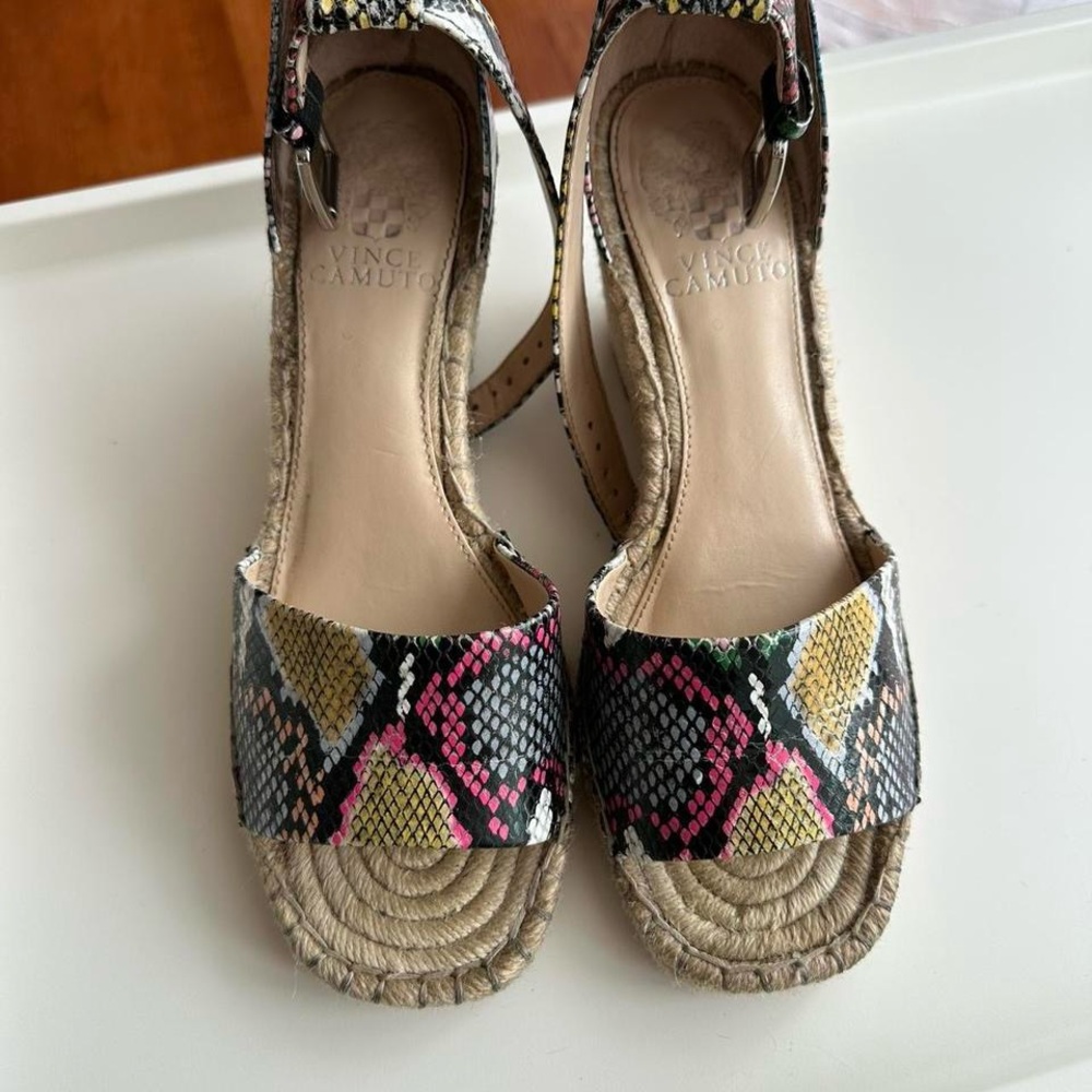 Vince Camuto Black and Pink Espadrilles with Jute Sole